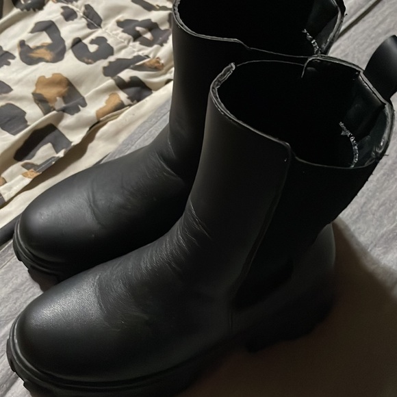 Womens Forever 21 boots - Picture 3 of 4